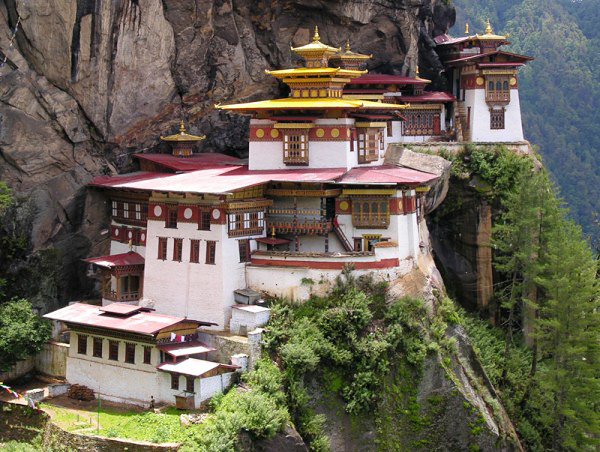Tu viện Paro Taktsang, còn được biết đến với cái tên Nơi ẩn náu của hổ (tên gốc là Tigers Nest) ở Bhutan.